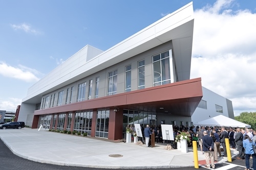 Just over a year ago, ground was broken on an all-purpose arena that would serve as the new home of the Division I men’s and women’s hockey programs. A mere 13 months later, the M&T Bank Center at Mohawk Harbor was officially unveiled during a ribbon-cutting ceremony and tours Thursday morning. A gathering of state, county and local officials and dignitaries, including New York Gov. Kathy Hochul and Union President Elizabeth Kiss, celebrated the milestone.